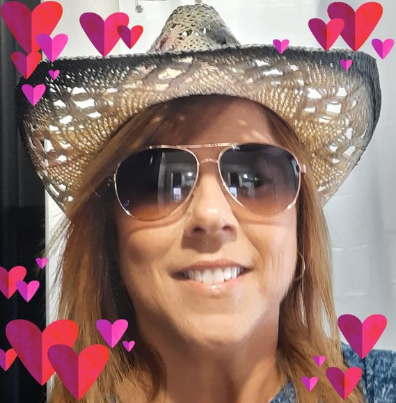 Meet your Posher, Denise - Picture 1 of 1